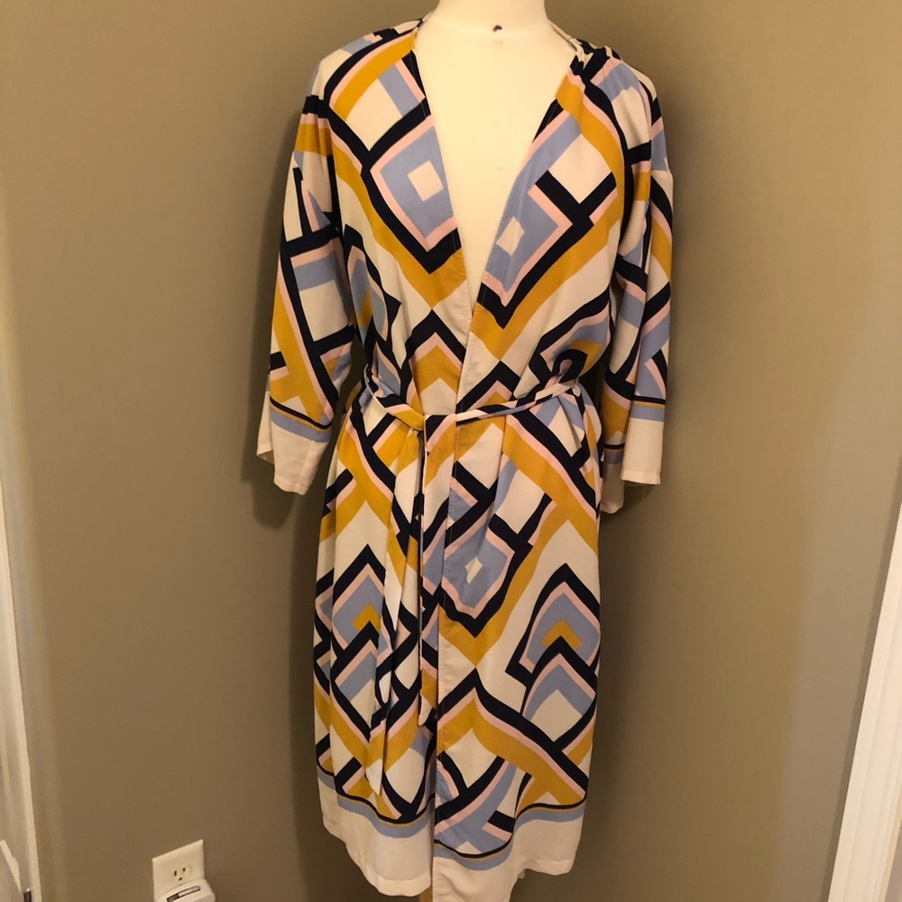 Forever21 Contemporary Long Kimono Sleeve Duster   Geoprint  Size Small